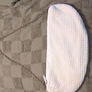 American Eagle Outfitters White Woven Shoulder Bag. Only Used One Time.
